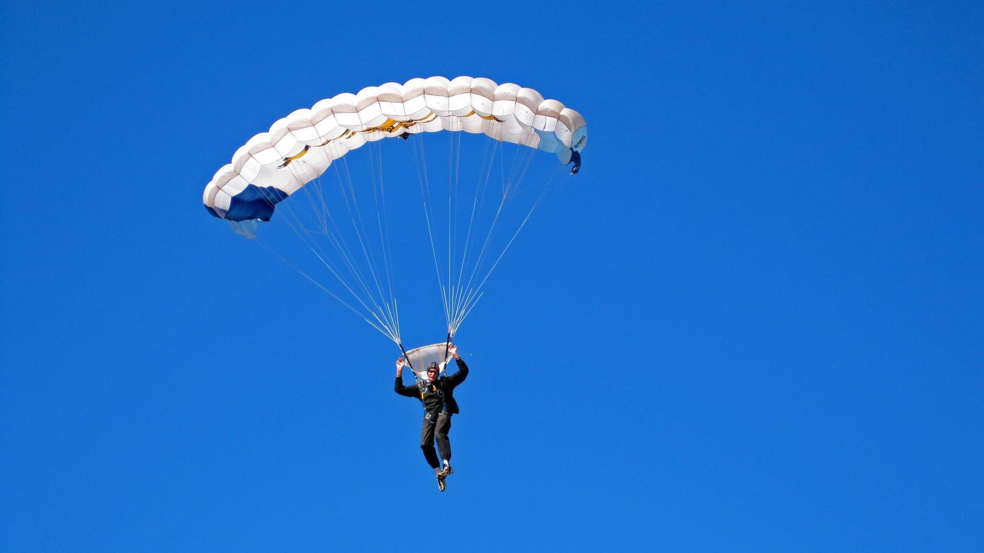 莫兰特,当美式狂飙遇上东方铁壁,谁才是真正的节奏之王?